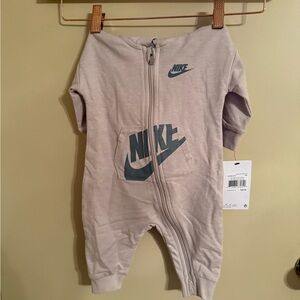 Nike Baby One Piece NWT beige zipper unisex